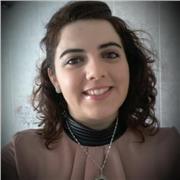 Ragazza laureata si offre come aiuto compiti per ragazzi delle elementari o medie
